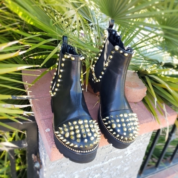 Cape Robbin Spiky Combat Ankle Boots - Picture 8 of 12